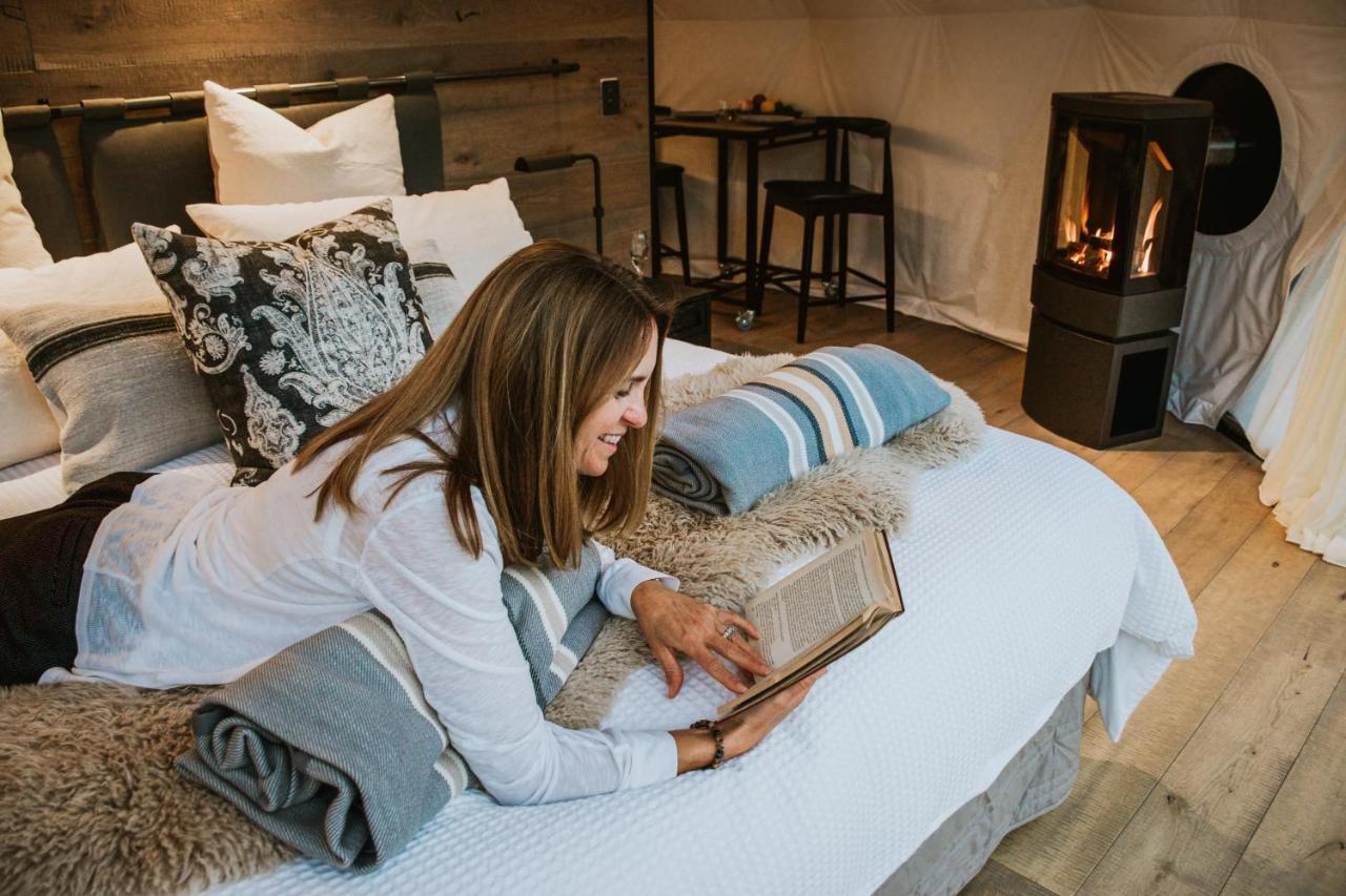 Hotel Cross Hill Glamping à Lake Hawea Extérieur photo